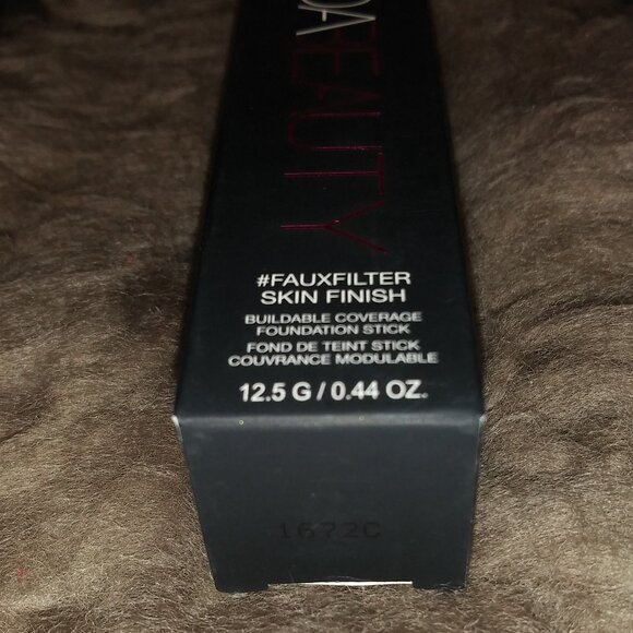 NIB Huda Beauty #Fauxfilter Skin Finish Foundation Stick .44oz Macchiato 400G - Picture 3 of 5